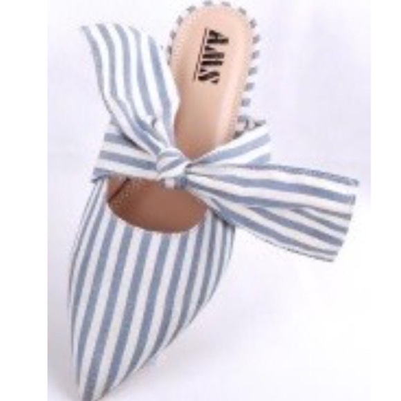 Last pair! Striped Bow Mule in White and Blue - Picture 2 of 8